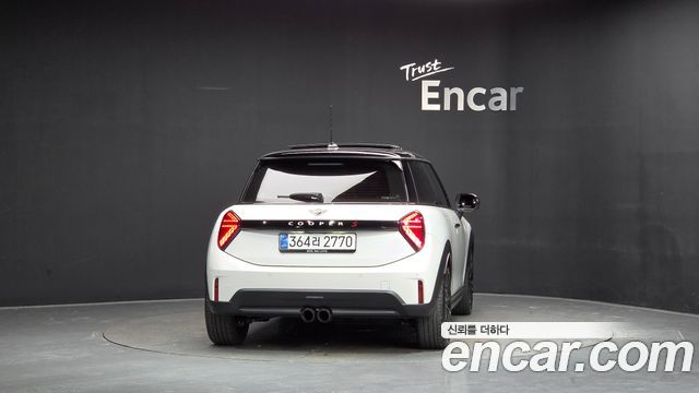 MINI Cooper S (IV) Favoured 2025 — фото 4