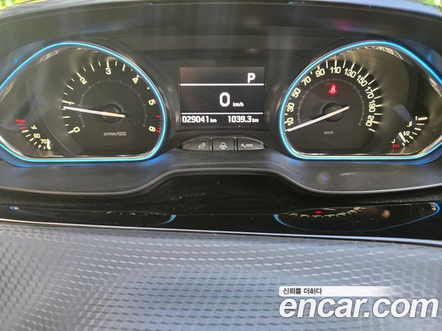 Peugeot 2008 1.5 BlueHDi Allure 2019 — фото 8