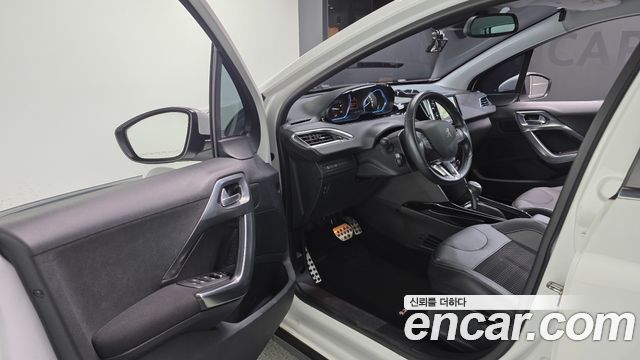 Peugeot 2008 1.5 BlueHDi Allure 2019 — фото 10