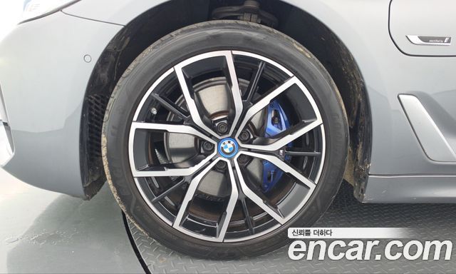 BMW 5 Series (G30) 530e M Sport 2023 — фото 5
