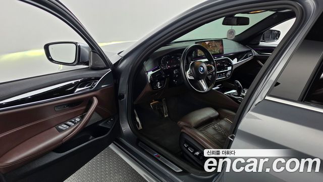 BMW 5 Series (G30) 530e M Sport 2023 — фото 10