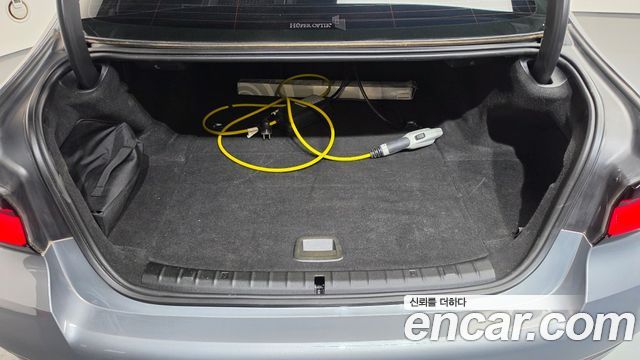 BMW 5 Series (G30) 530e M Sport 2023 — фото 18