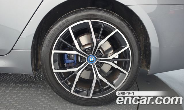 BMW 5 Series (G30) 530e M Sport 2023 — фото 21