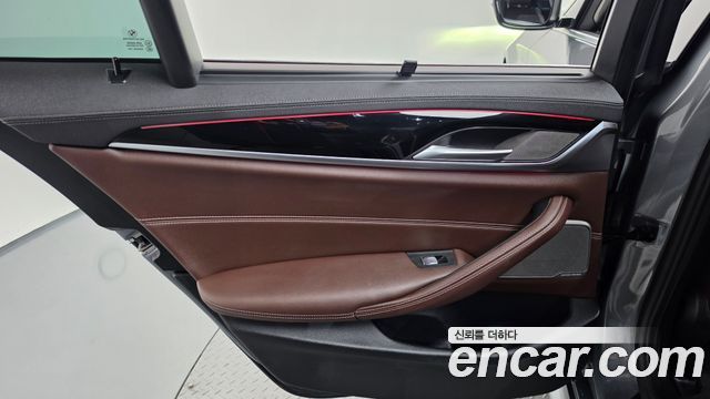 BMW 5 Series (G30) 530e M Sport 2023 — фото 25