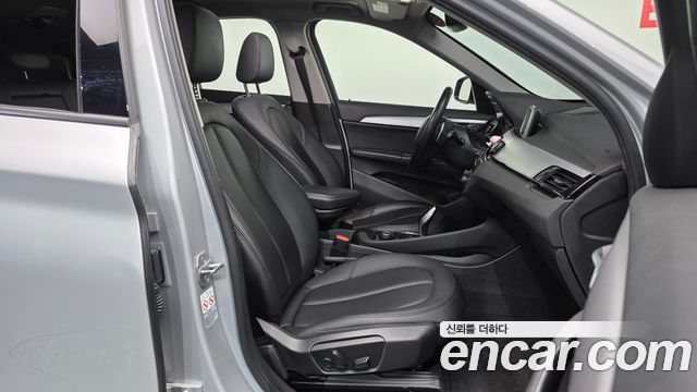 BMW X1 (F48) xDrive 20d Joy 2018 — фото 11