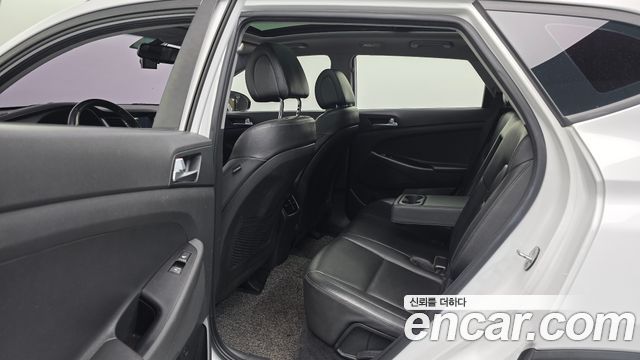 Hyundai Tucson Diesel 2.0 2WD Modern 2016 — фото 16