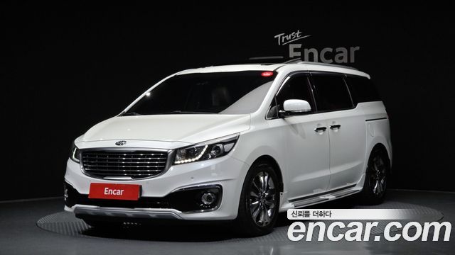 Kia Carnival 9-seater Noblesse