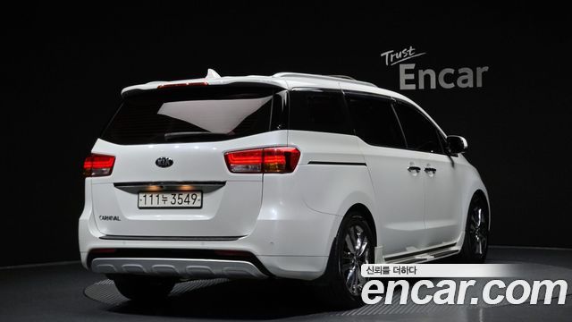 Kia Carnival 9-seater Noblesse 2017 — фото 2