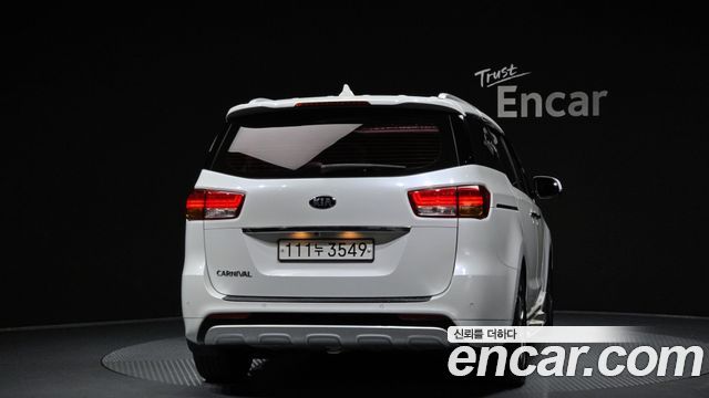 Kia Carnival 9-seater Noblesse 2017 — фото 4