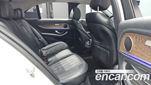 Mercedes-Benz E-Class (W213) E300 4MATIC Exclusive 2017 — фото 11