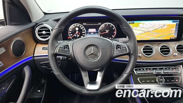 Mercedes-Benz E-Class (W213) E300 4MATIC Exclusive 2017 — фото 17