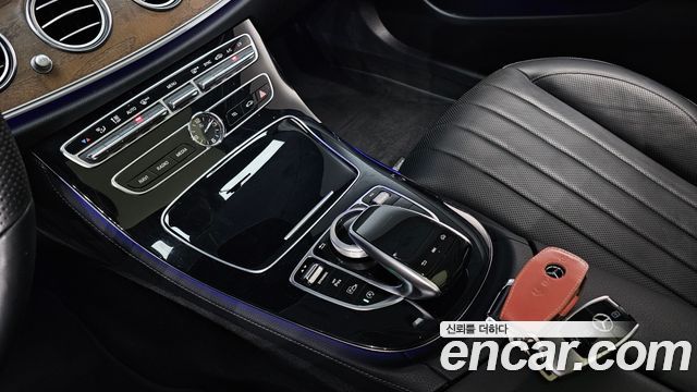 Mercedes-Benz E-Class (W213) E300 4MATIC Exclusive 2017 — фото 27