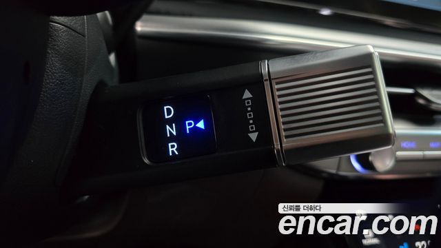 Hyundai Grandeur (GN7) 2,5 Gasoline 2WD Exclusive 2024 — фото 9