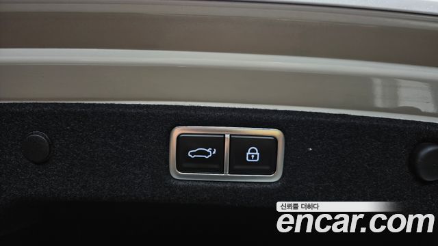 Hyundai Grandeur (GN7) 2,5 Gasoline 2WD Exclusive 2024 — фото 18