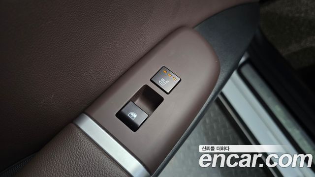 Hyundai Grandeur (GN7) 2,5 Gasoline 2WD Exclusive 2024 — фото 30