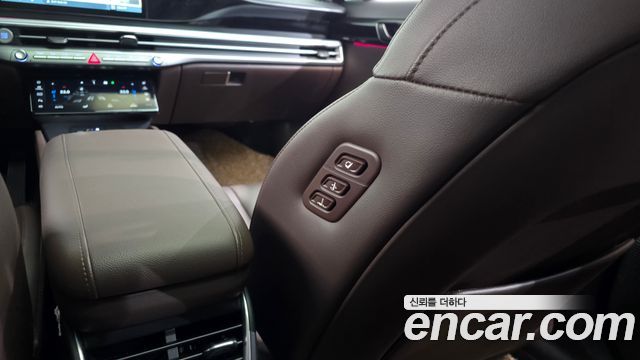 Hyundai Grandeur (GN7) 2,5 Gasoline 2WD Exclusive 2024 — фото 35