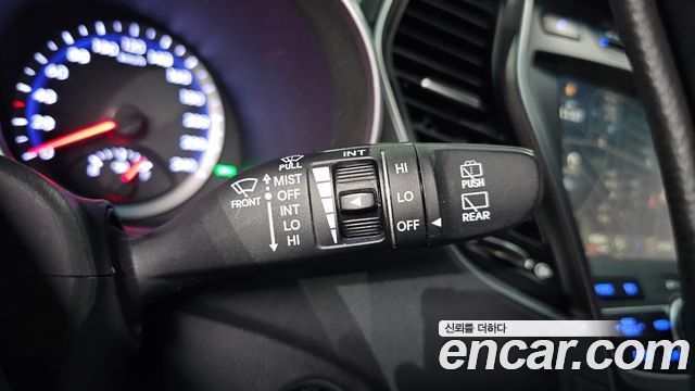Hyundai Santa Fe (DM) Diesel(e-VGT) 2.0 2WD Premium 2014 — фото 17