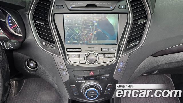 Hyundai Santa Fe (DM) Diesel(e-VGT) 2.0 2WD Premium 2014 — фото 19