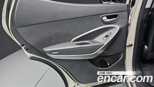 Hyundai Santa Fe (DM) Diesel(e-VGT) 2.0 2WD Premium 2014 — фото 25