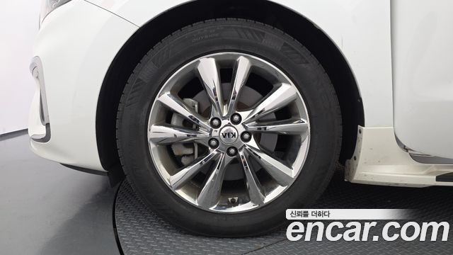 Kia Carnival Gasoline 9-seater Limousine(Special vehicle) 2019 — фото 5