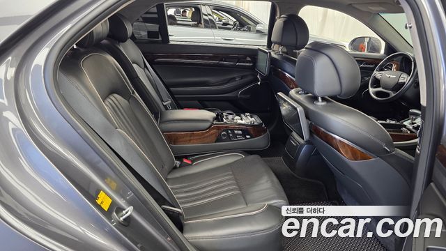 Genesis EQ900 3.8 GDI AWD Prestige 2017 — фото 12