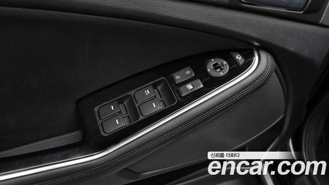 Kia K5 Hybrid 500h Luxury 2015 — фото 17