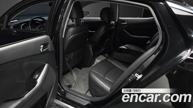 Kia K5 Hybrid 500h Luxury 2015 — фото 26