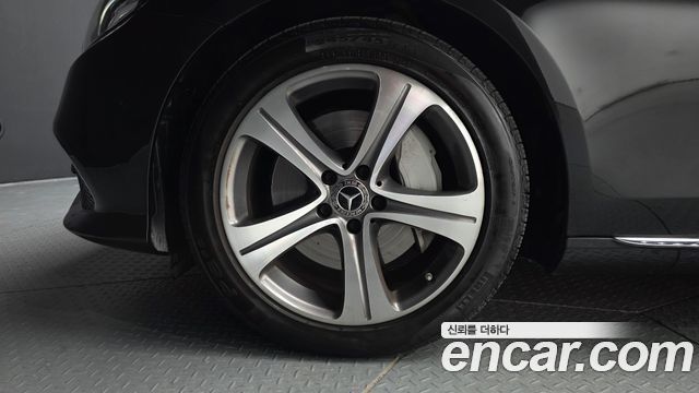 Mercedes-Benz E-Class (W213) E300 Avantgarde 2019 — фото 5