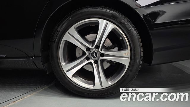 Mercedes-Benz E-Class (W213) E300 Avantgarde 2019 — фото 21