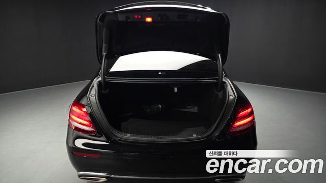 Mercedes-Benz E-Class (W213) E300 Avantgarde 2019 — фото 35