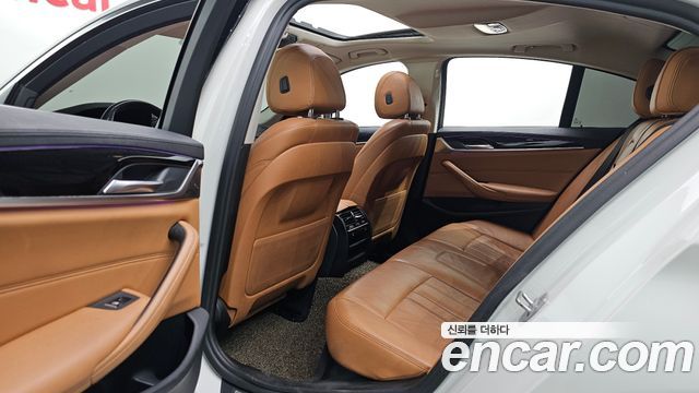 BMW 5 Series (G30) 520d Luxury Special Edition 2018 — фото 12