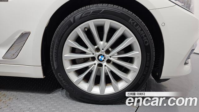 BMW 5 Series (G30) 520d Luxury Special Edition 2018 — фото 21