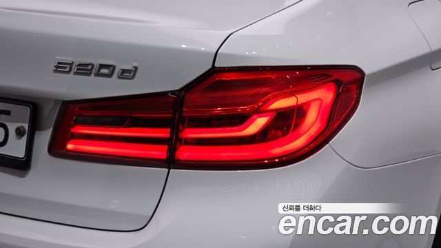 BMW 5 Series (G30) 520d Luxury Special Edition 2018 — фото 23