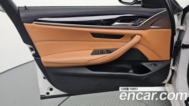 BMW 5 Series (G30) 520d Luxury Special Edition 2018 — фото 24
