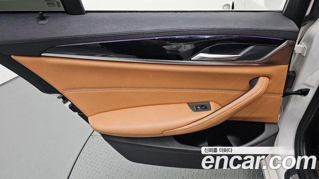 BMW 5 Series (G30) 520d Luxury Special Edition 2018 — фото 25