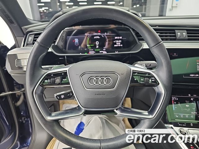 Audi e-tron 55 Quattro Sportback 2022 — фото 9