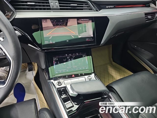 Audi e-tron 55 Quattro Sportback 2022 — фото 10