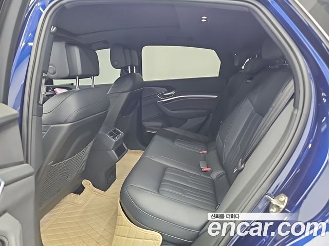 Audi e-tron 55 Quattro Sportback 2022 — фото 16