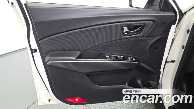 KG Mobility (SsangYong) Tivoli Air 1.5 A7 2WD 2023 — фото 24