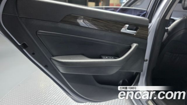 Hyundai Sonata (LF) 2.0 Premium 2015 — фото 25