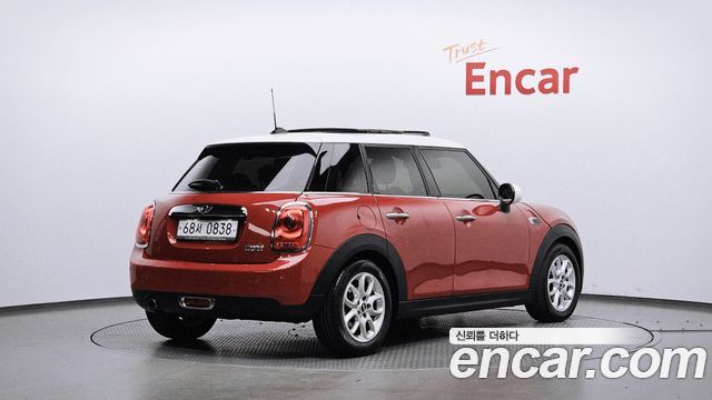 MINI Cooper 5Door HIGH 3rd 2016 — фото 2