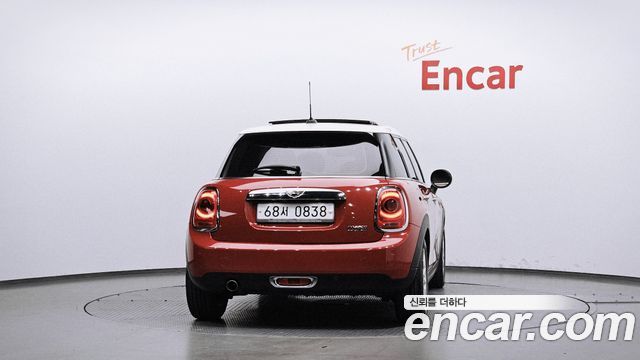 MINI Cooper 5Door HIGH 3rd 2016 — фото 4