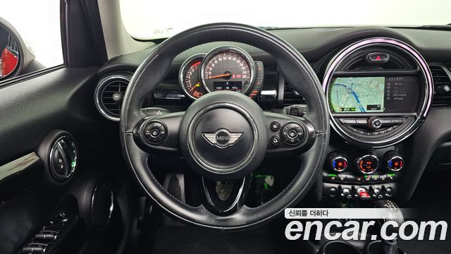 MINI Cooper 5Door HIGH 3rd 2016 — фото 16