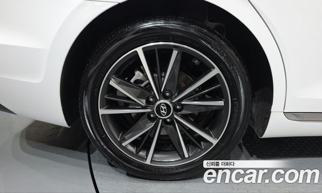 Hyundai Grandeur (IG) 2.5 Le Blanc 2023 — фото 5