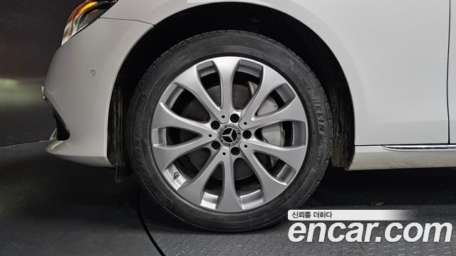 Mercedes-Benz E-Class (W213) E300 4MATIC Exclusive 2019 — фото 5
