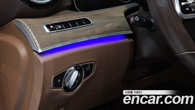 Mercedes-Benz E-Class (W213) E300 4MATIC Exclusive 2019 — фото 13