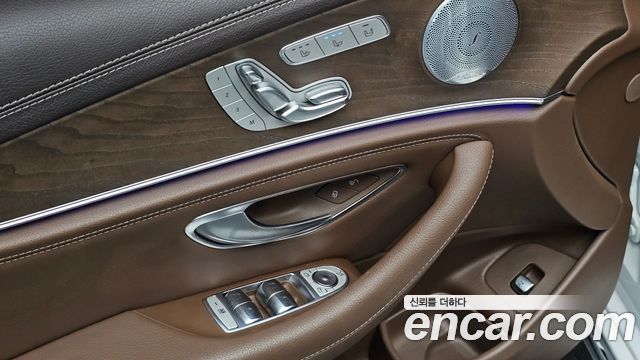 Mercedes-Benz E-Class (W213) E300 4MATIC Exclusive 2019 — фото 19