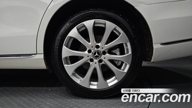 Mercedes-Benz E-Class (W213) E300 4MATIC Exclusive 2019 — фото 21