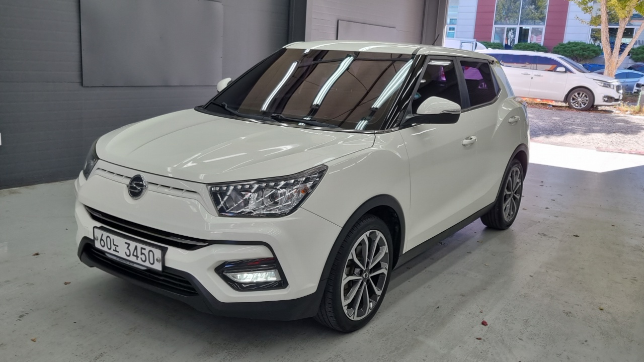 KG Mobility (SsangYong) Tivoli Armor Gear Edition 2WD
