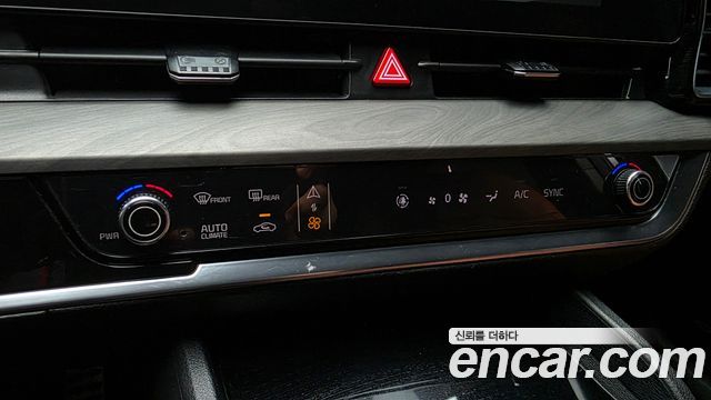 Kia Sportage (V) Gasoline 1.6 Turbo 4WD Signature 2023 — фото 18